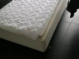 Enkelt seng 