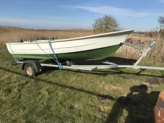 14 F Jolle og trailer