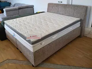 STORT FORÅRSUDSALG PÅ MØBLER!