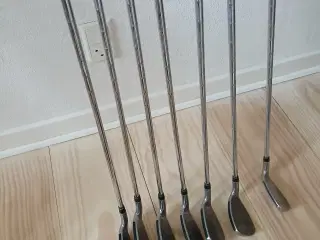 Golfsæt sælges