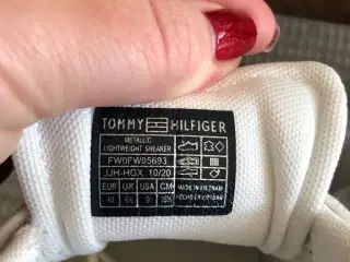 Tommy Hilfiger lightweight sneaker