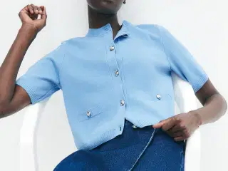 Fin lille cardigan i flot blå farve fra H&M