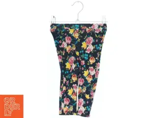 Blomstrede leggings fra DeFacto (str. 74)