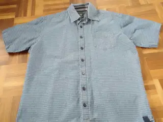 3 stk skjorter str m, sælges samlet 