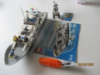 7899