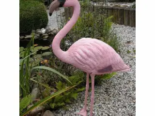 flamingo havedamsfigur plastik