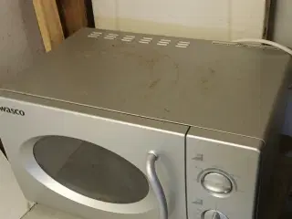 mikroovn i grå metal