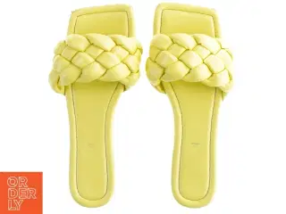 Gule flettede sandaler (str. 39 )