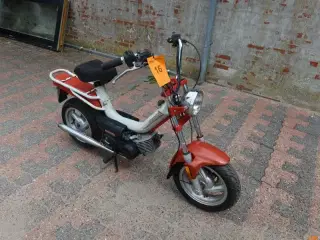 KNALLERT, Tomos