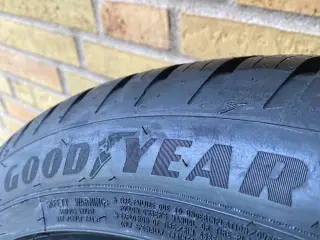 21”  235/45-21” Helårs 