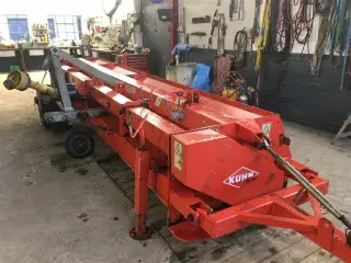 Kuhn BNG450 brakslåmaskine