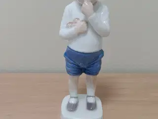 Figur porcelæn. Dreng med æbler 