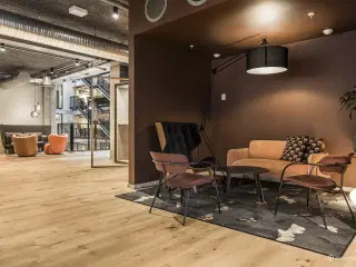 Privat kontorsuite til 26 personer