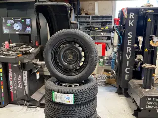 Nye 14” stålfælge med 175/65 14 vinterdæk 