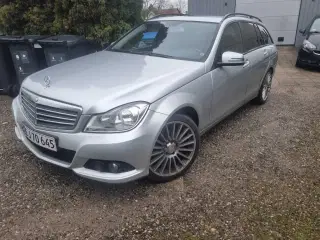 NÆSTEN FULD RENOVERET Mercedes C200 