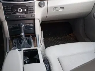 Mercedes w 212 st car