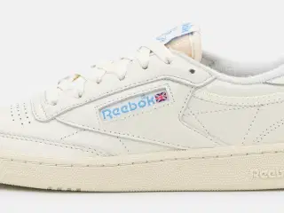 Reebok sneakers 