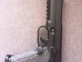Pistol 9 mm