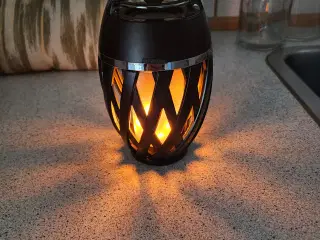Bordlampe med Flamme effekt &Bluetooth højtaler 