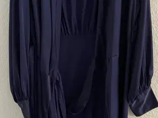 Karmamia slå om kjole str L/XL mørk blå