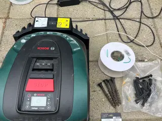 Bosch Indego s500 robotplæneklipper. Nyere batteri