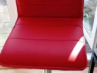 To bar stole og bord