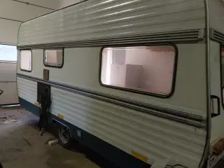 Nyrenoveret campingvogn 