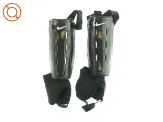 Skinnebensbeskyttere fra Nike