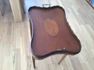 Fint gammelt tebord
