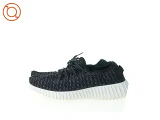 Træningssko fra yeezy x Adidas (str. 29 cm)