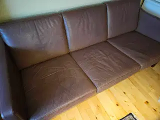 Klassisk brun lædersofa