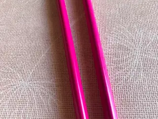 2 nye pink blyanter