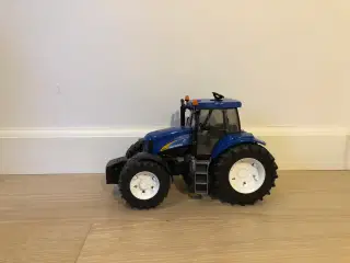 Bruder Traktor - New Holland