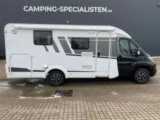 2024 - Carado V339   Pæn og velholdt Autocamper - Carado V339 fra 2024 - kan nu opleves hos Camping-Specialisten.dk -  Queensbed