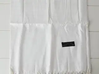 ⭐️- Elegant og Blødt Thai Silk Tørklæde - UBRUGT