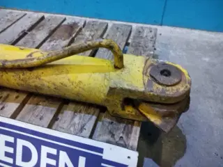 Volvo 846 Kipcylinder 