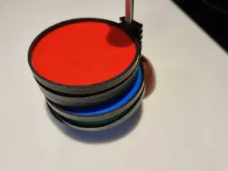 Træ Abe m. 6 glas brikker