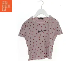 Kortærmet T-shirt med jordbær print fra Bershka (str. M)