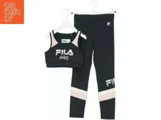 Træningssæt fra FILA (str. 122)