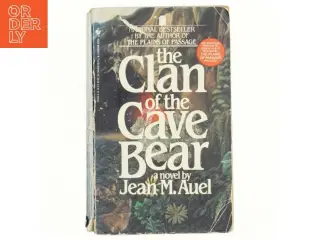 Clan of the Cave Bear af Jean M. Auel (bog)