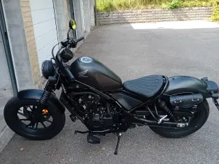 Honda Rebel 500 CMX årgang 2024.