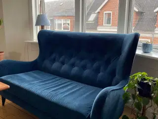 2,5 personers sofa i blå velour 
