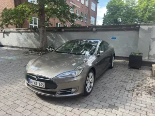 Tesla Model S  85