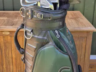 2 golfsæt i een bag sælges samlet