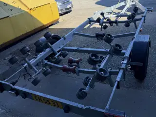 Variant 1351BB bådtrailer