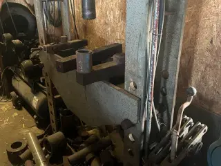stenhøj presser 60 tons