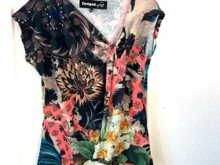 Desigual spraglet bluse. Str XL. 