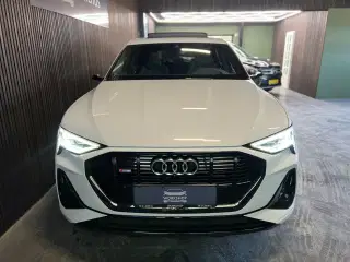 Audi e-tron 55 S-line Sportback quattro