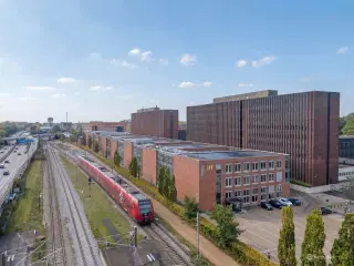 Moderne kontordomicil i Kgs. Lyngby