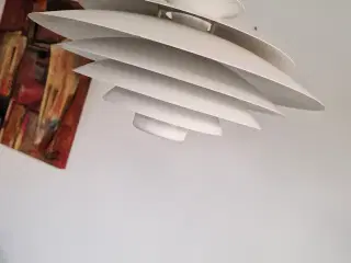 Stor flot klassiske pendel fra Form-Light. 